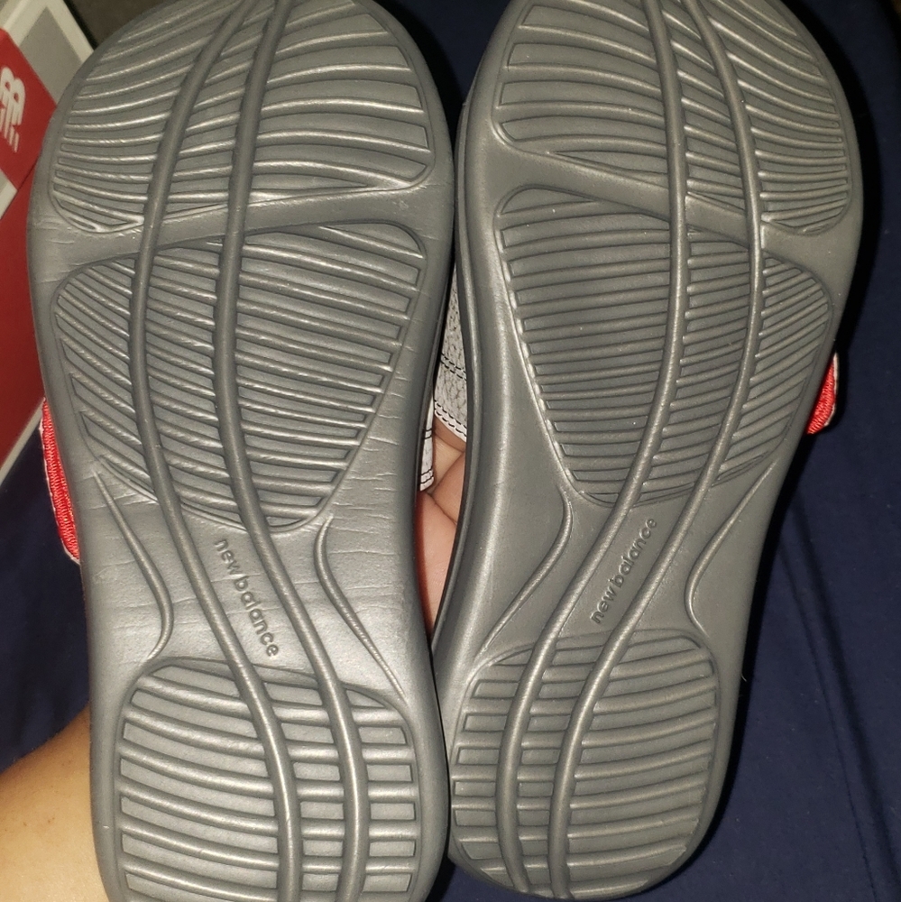 New Balance Slide - Picture 2 of 3